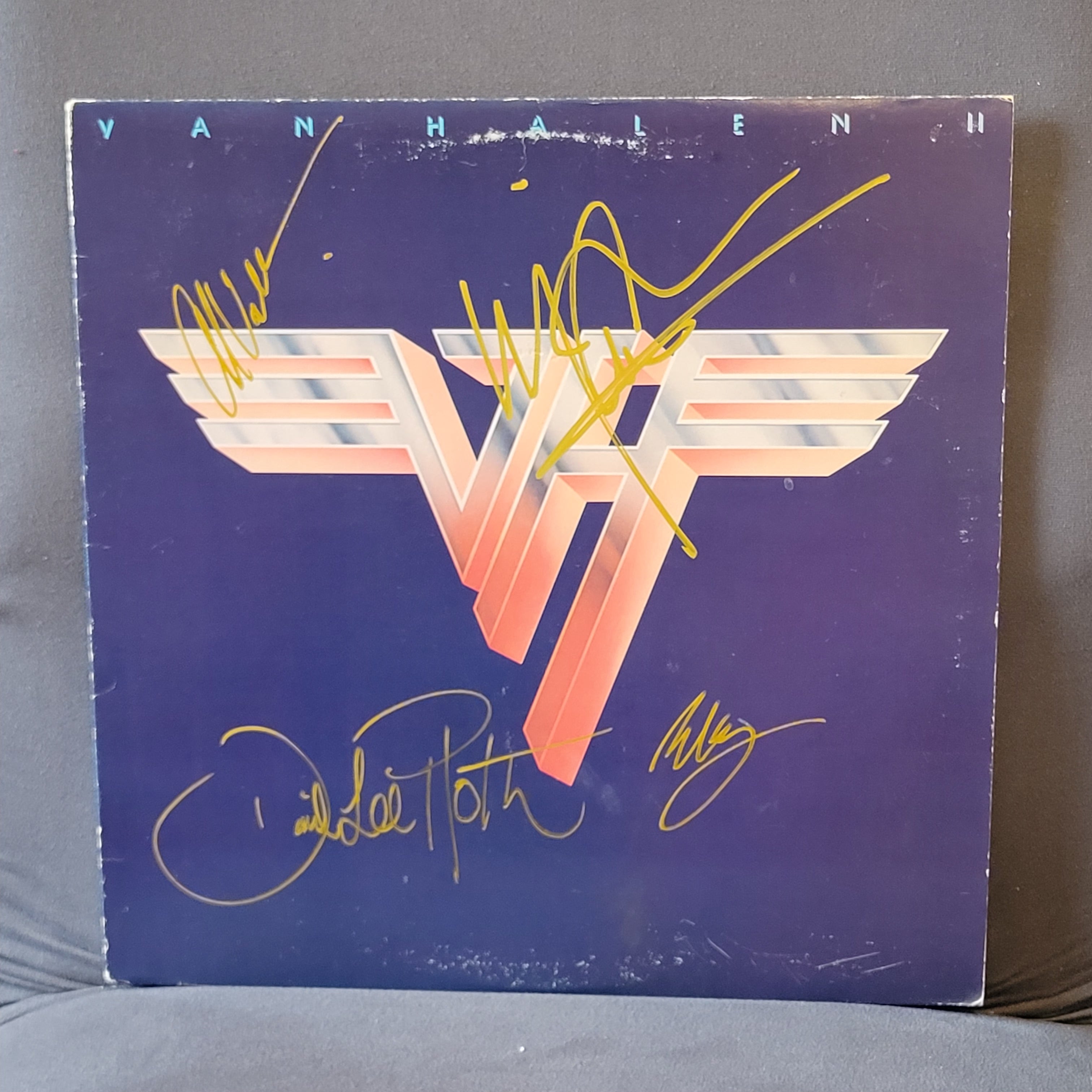 Van Halen -  2 , 4 members - signed lp by 4 band members